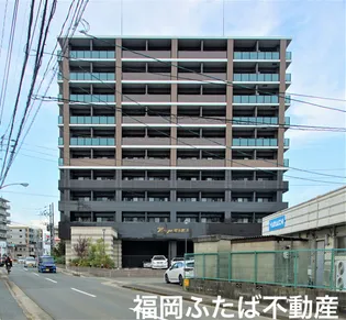 ヴィラージュ博多駅南【3階】の外観