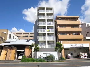 ファインフィールド東館【2階】の外観