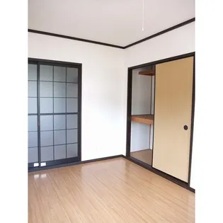 ファミールMYK(エム・ワイ・ケイ)【1階】の内装