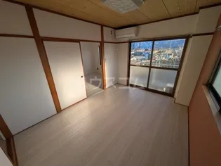 サンシャイン有泉【4階】の居間