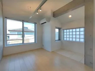 PASEO神宮前【3階】の居間