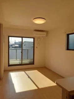 トレノ カーサ I【2階】の居間