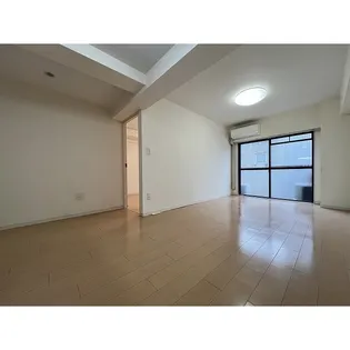 日興パレス南麻布第2【3階】の外観