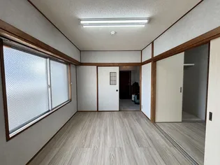 やまさんビル【6階】の玄関