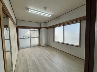 やまさんビル【6階】の居間