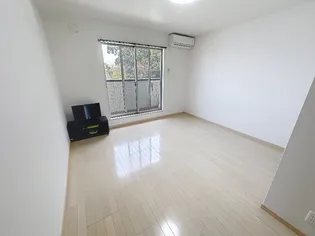 ベルフォーレ和多田【2階】の居間