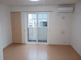 レジデンス中山【1階】の居間