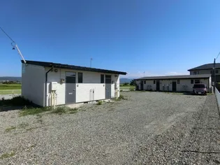 プティット・メゾン【1階】の外観