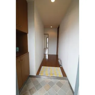 グレイス本生【1階】の玄関