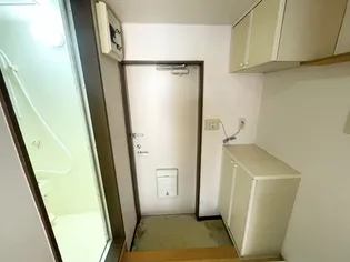 パール宮町【1階】の玄関