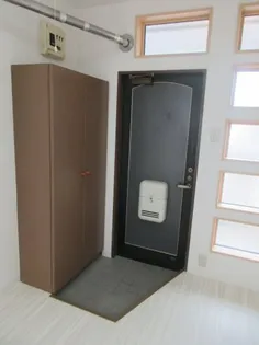 サクラメントハウス21【2階】の玄関