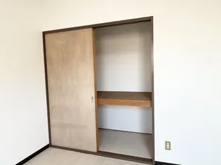 メローハウス【2階】の内装