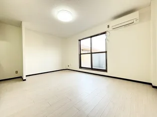 メローハウス【2階】の居間