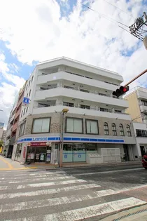 岩崎ビル【3階】の外観