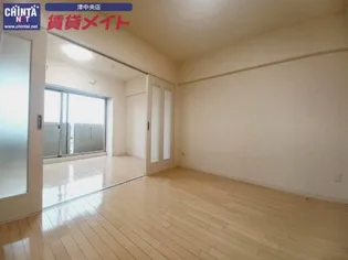 S-FORT津新町【6階】の居間