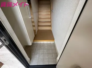 アークヒルズ 豊栄 B【2階】の玄関