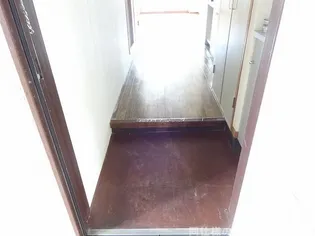 アストラルハイツ【4階】の玄関