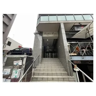 サザンクロス【2階】の外観