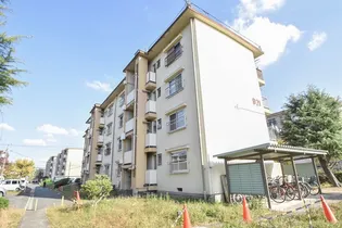 UR香里【3階】の外観