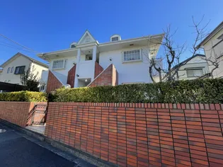 ホワイトハウス尾山台【1階】の外観