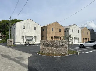 THE WOOD VILLAGE C棟の外観