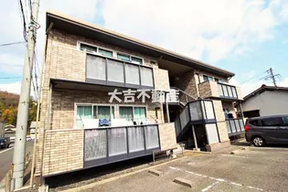 ファミーユ【2階】の外観