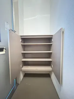 ラ・ファミール21【2階】の玄関