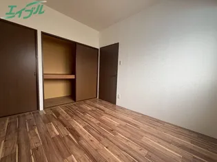 RAUM AZALEE【2階】の内装