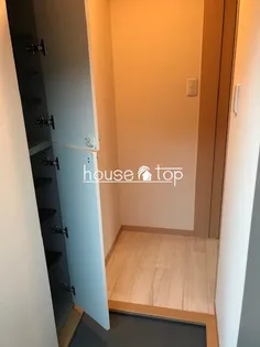 ル・シェール鳴尾【1階】の玄関