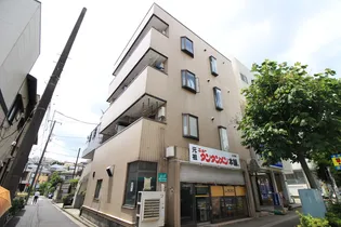 リザ横浜【3階】の外観