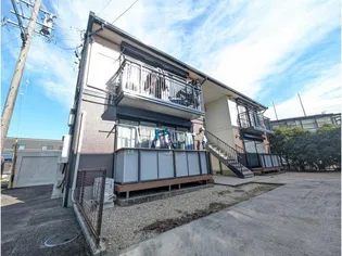 セントラル・ビラ・スズカC棟【1階】の外観