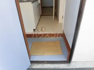 清水ハイツ【1階】の玄関