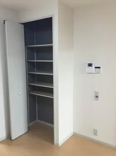 ロイヤルグリーンハイツ【2階】の内装