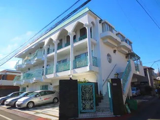 アゼ-ルリド-マンション【2階】の外観