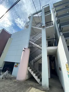 トラスティーコート【5階】の外観