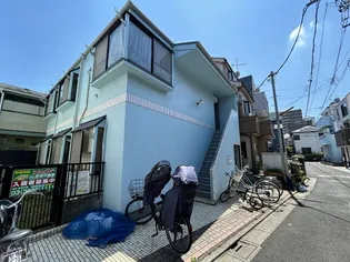 リベラシオン【1階】の外観