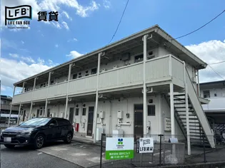 ノイシュロスC棟【1階】の外観