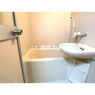 レジデンスTOYOUKE江曽島【1階】の風呂