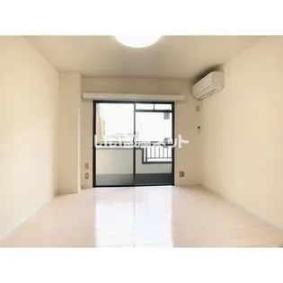 レジデンスTOYOUKE江曽島【1階】の居間