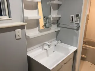 D BOX大町【1階】の内装