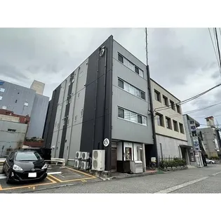 PLUSビルの画像