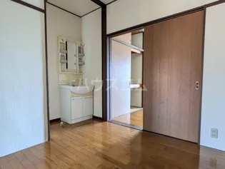 第一山下コーポ【2階】の内装