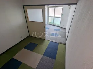 バリーサイドハイツ【2階】の居間