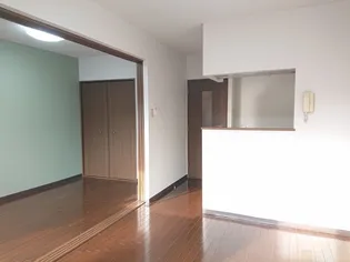 ソレーユシャンベル【2階】の居間