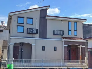 愛媛県四国中央市妻鳥町【アパート】の外観