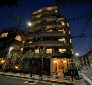 東京都台東区池之端3【マンション】の外観