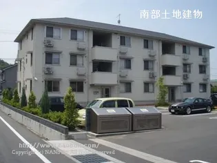 ファミーユスクエアー B棟【3階】の外観