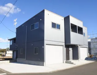 Garage Base AMI Liberty(ガレージ ベース アミ【2階】の外観