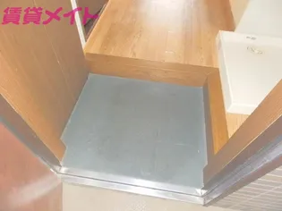 エルフィン【4階】の玄関