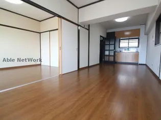 エラン宮崎2番館【4階】の居間